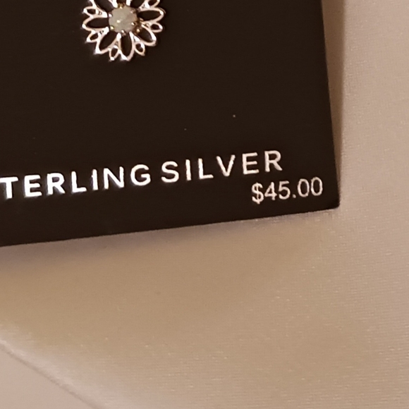 🤍🩵NWT WOMEN'S NECKLACE🩵🤍 - Picture 2 of 2